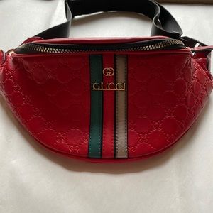 Bootleg Gucci waist bag.